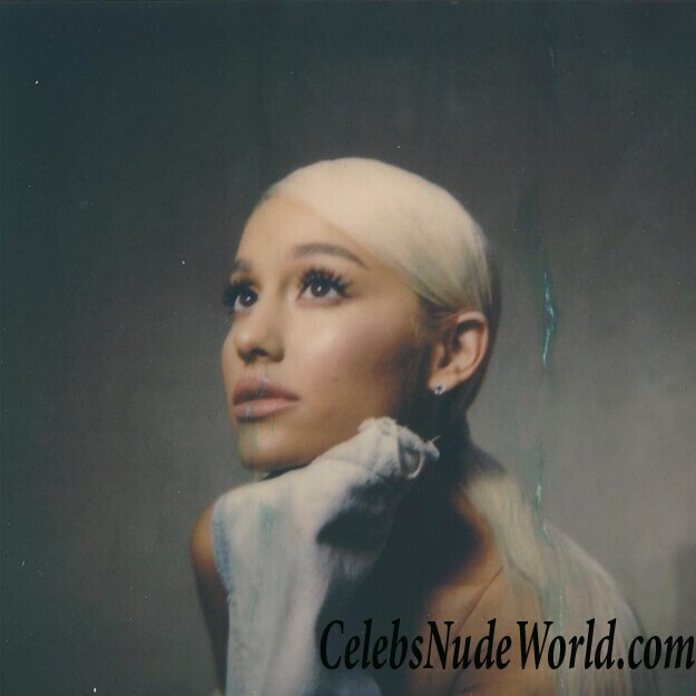 Ariana Grande Sexy 53702