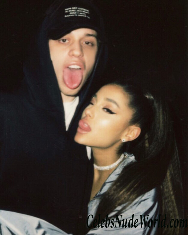 Ariana Grande Sexy 53707