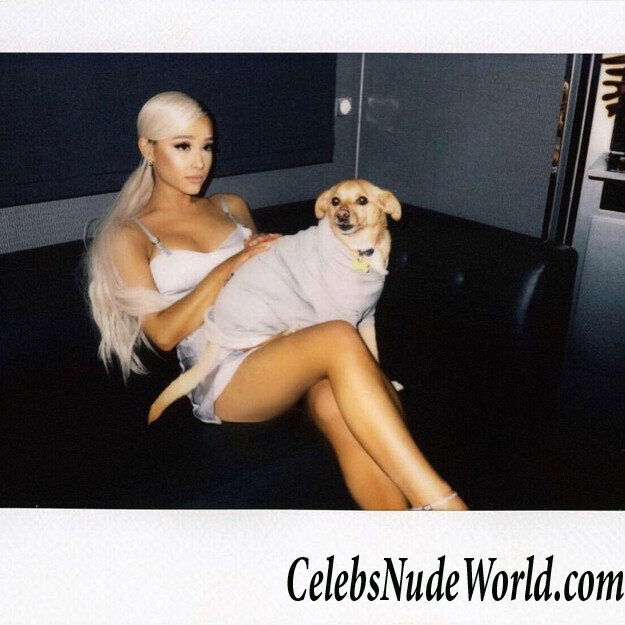 Ariana Grande Sexy 53713
