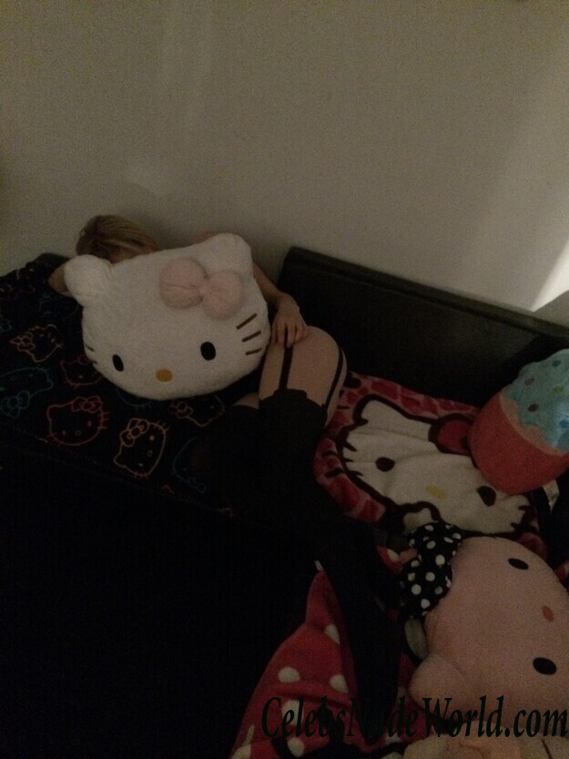 Fabulous Avril Lavigne naked pictures 53837