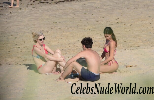 Belen Rodriguez Bikini 54090