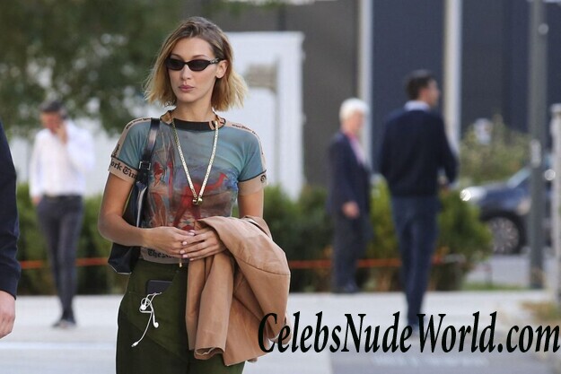 Bella Hadid Braless 54199