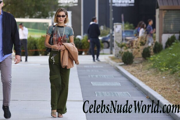 Bella Hadid Braless 54200