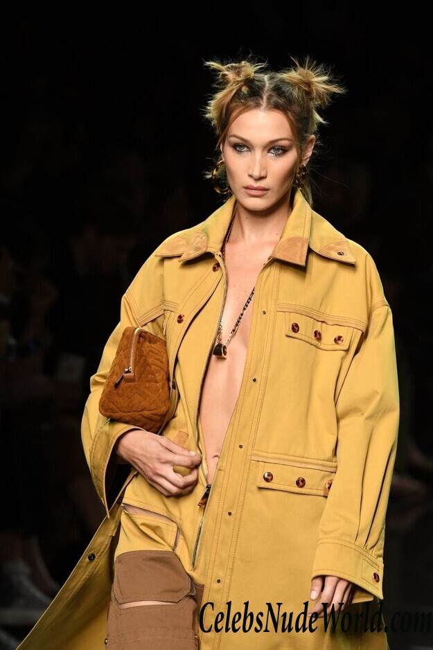 Bella Hadid Braless 54201