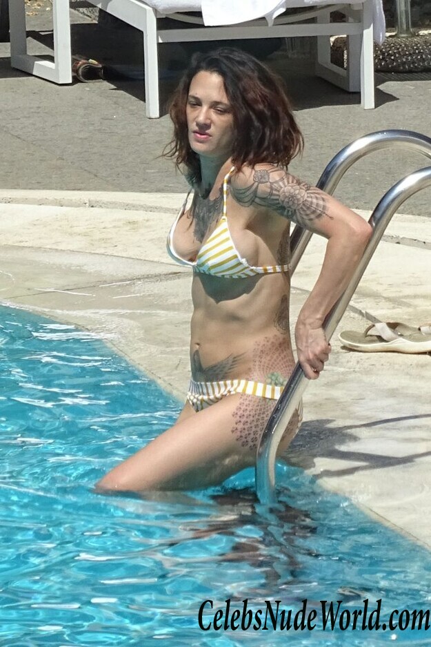 Asia Argento Bikini 54363