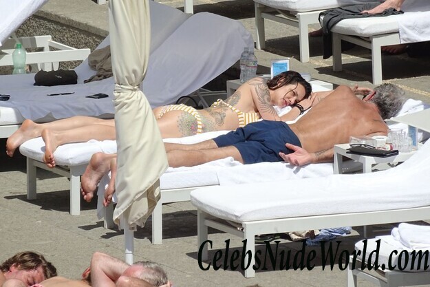 Asia Argento Bikini 54367