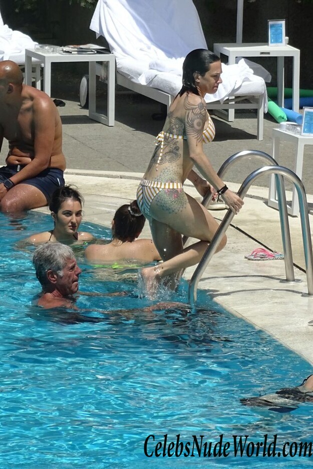 Asia Argento Bikini 54371