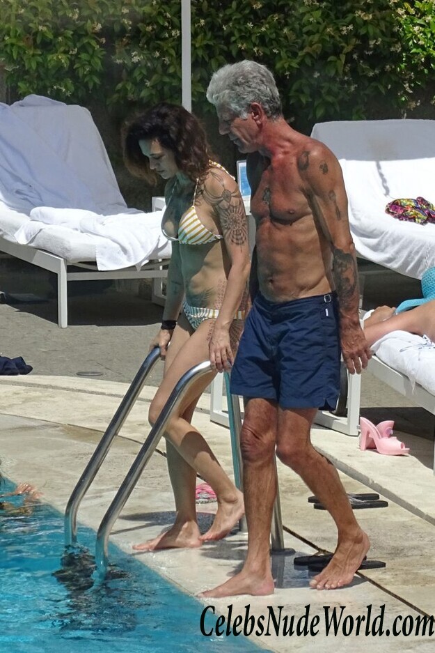 Asia Argento Bikini 54379