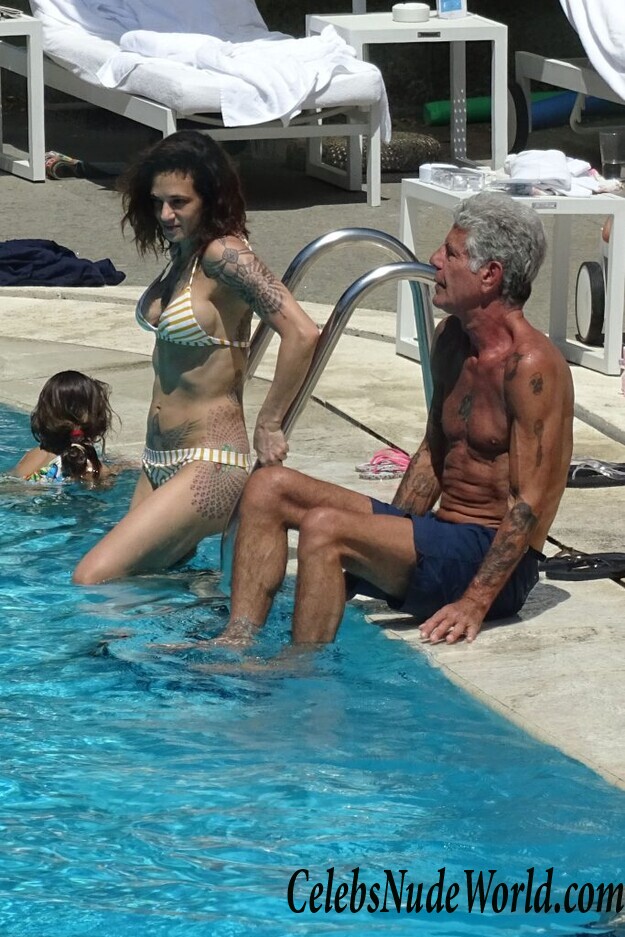 Asia Argento Bikini 54381