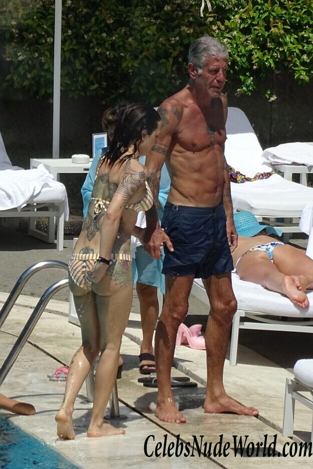 Asia Argento Bikini 54384