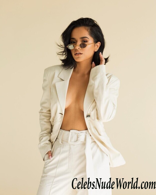 Becky G Sexy 54407