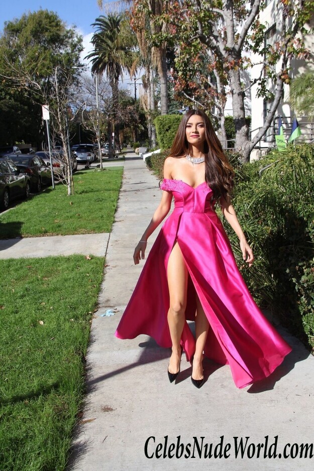 Blanca Blanco Cleavage 54436