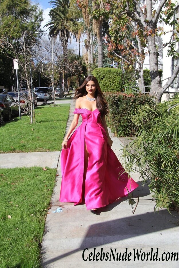 Blanca Blanco Cleavage 54446