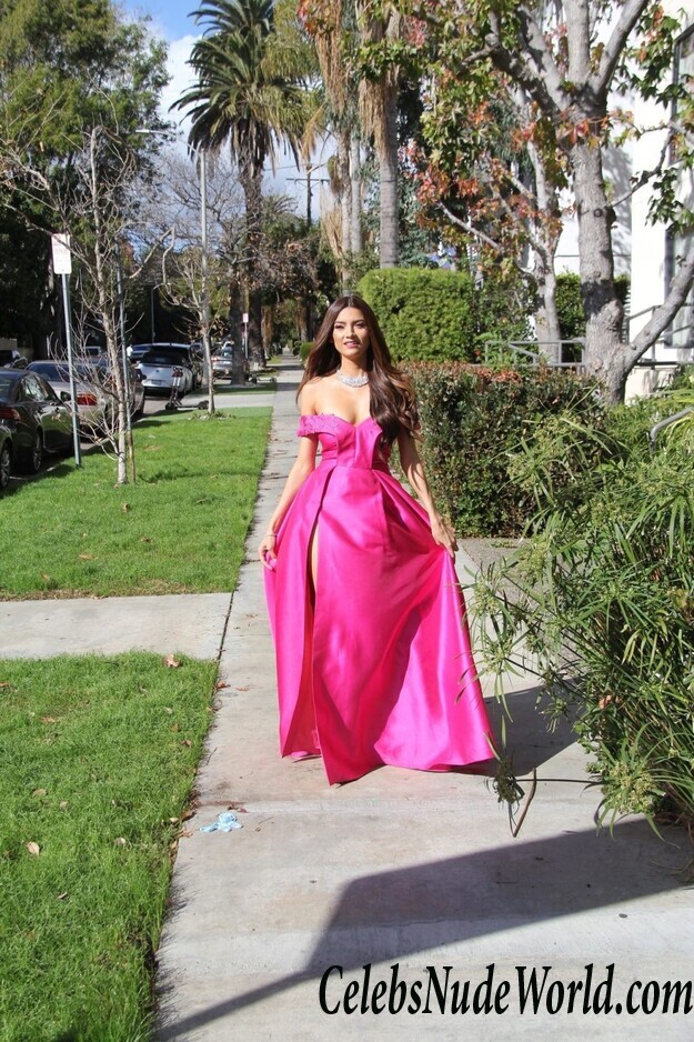 Blanca Blanco Cleavage 54449