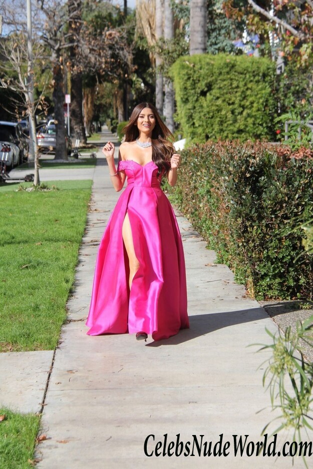 Blanca Blanco Cleavage 54458