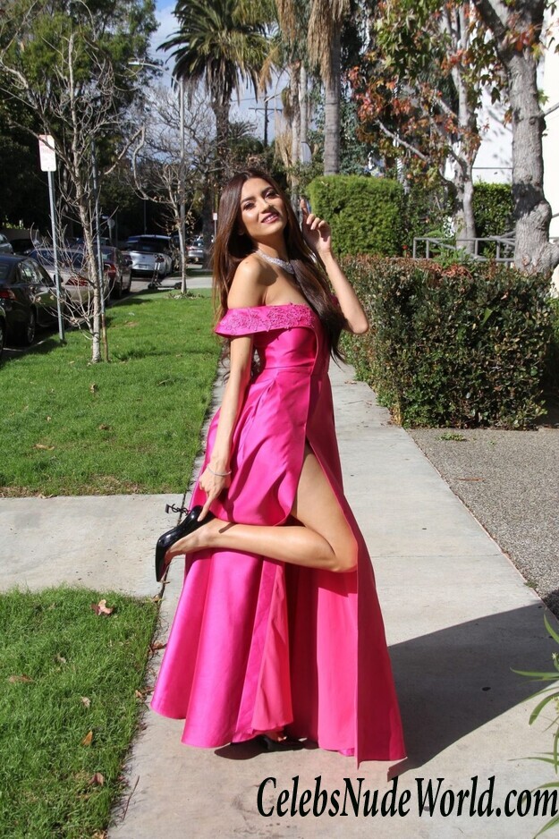 Blanca Blanco Cleavage 54534