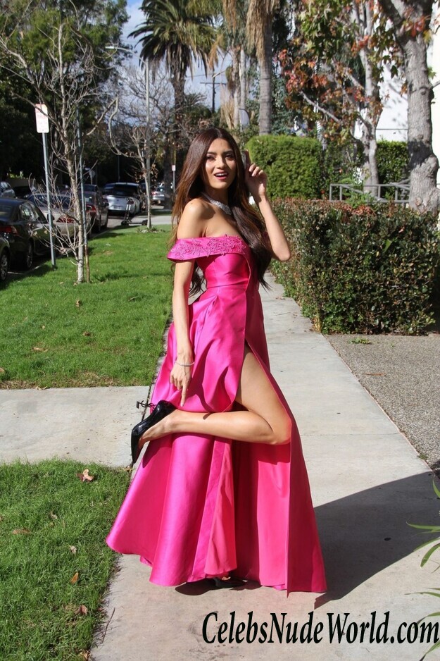 Blanca Blanco Cleavage 54536