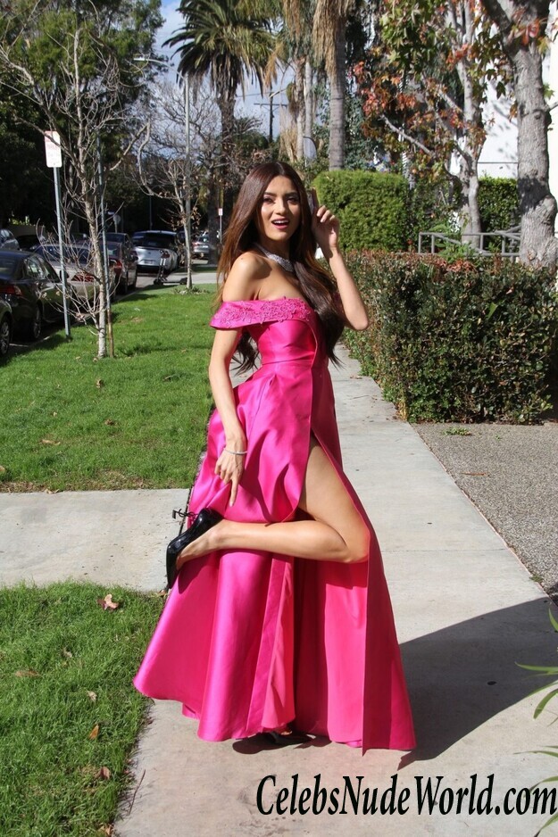 Blanca Blanco Cleavage 54541