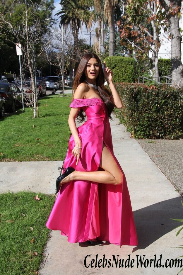 Blanca Blanco Cleavage 54545