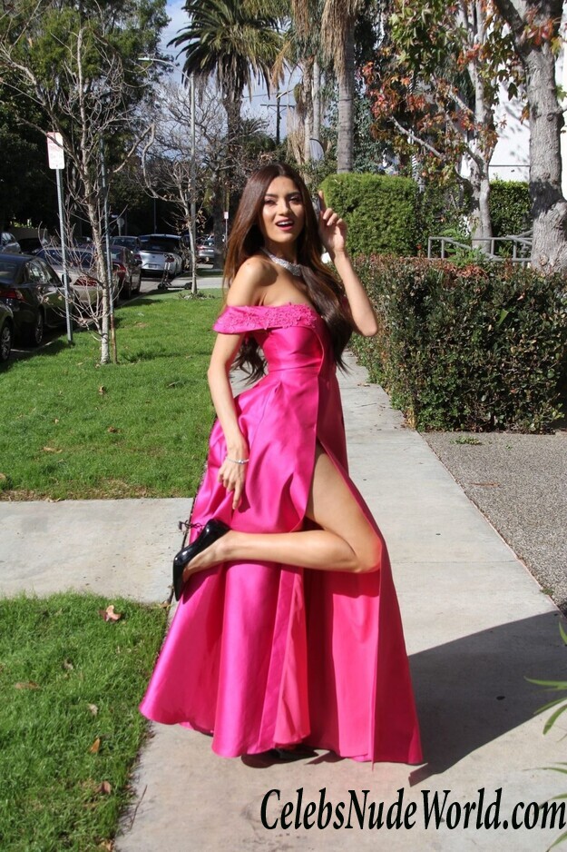 Blanca Blanco Cleavage 54546