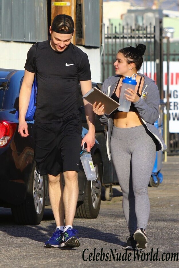 Ariel Winter Cameltoe 54573