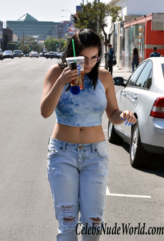 Ariel Winter: Annoyed And Incredibly Busty 54751