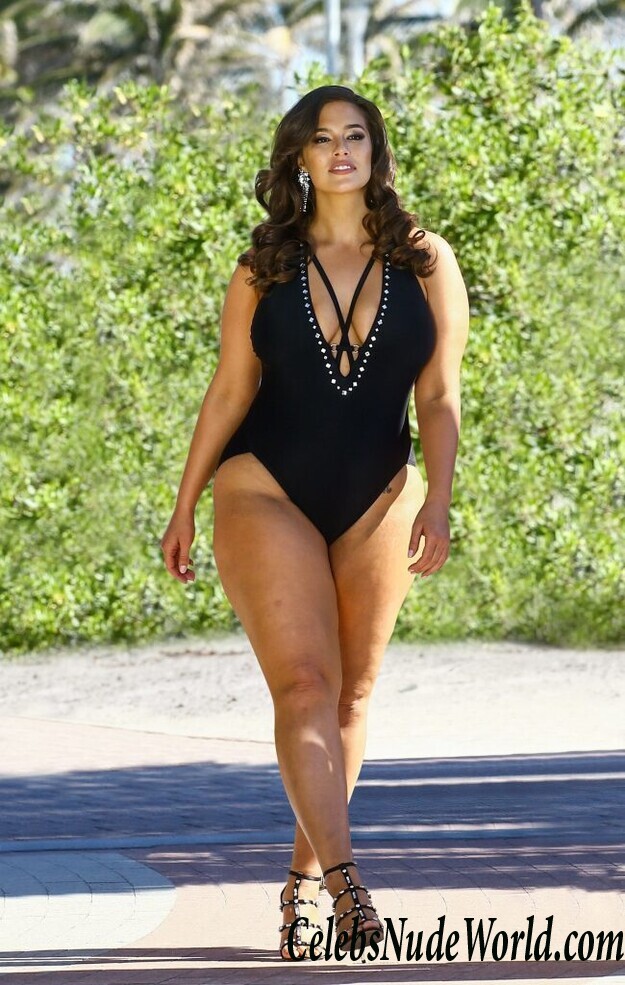 Ashley Graham Sexy 54894