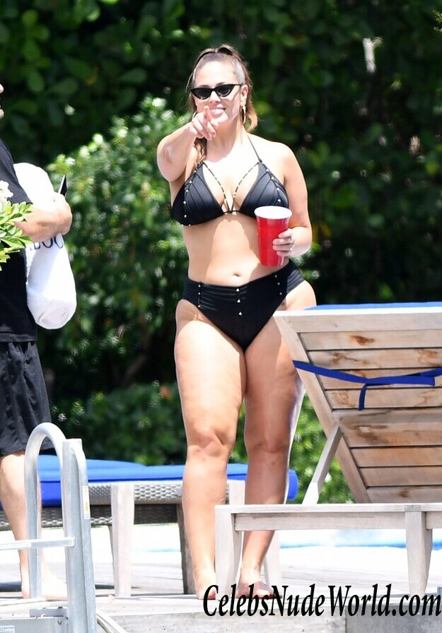 Ashley Graham Sexy 54901