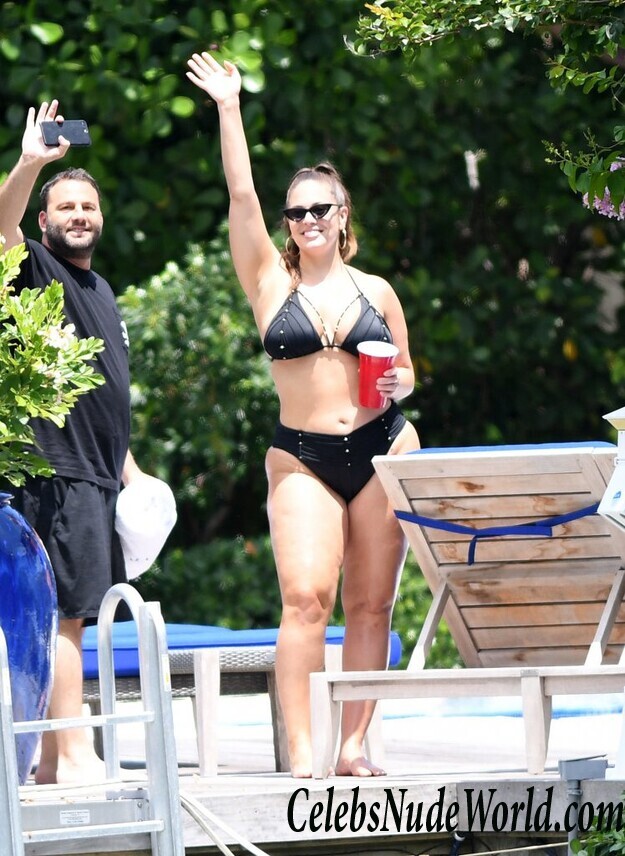 Ashley Graham Sexy 54916