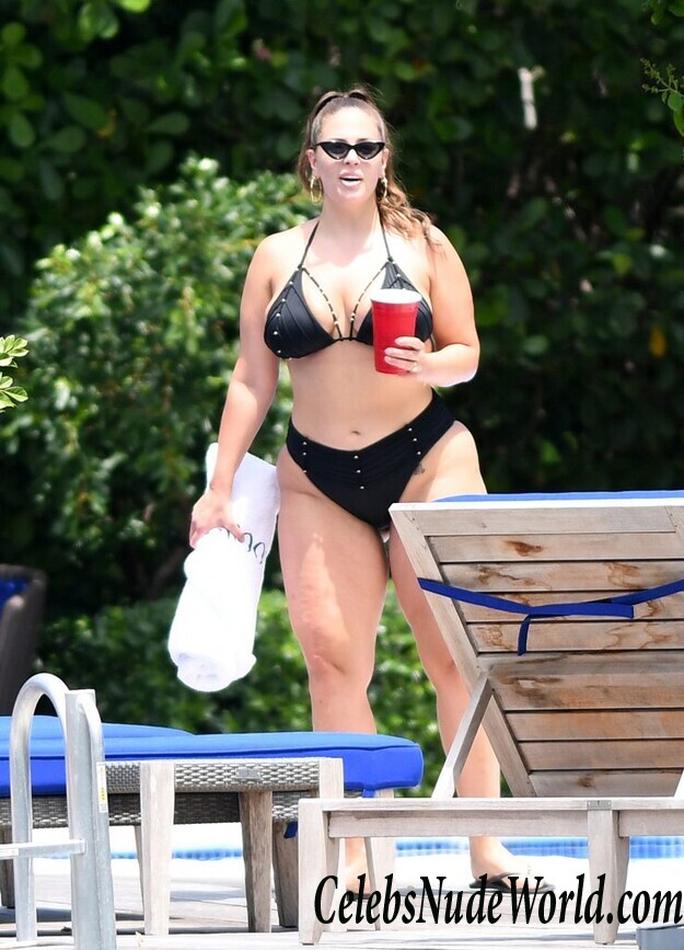 Ashley Graham Sexy 54945