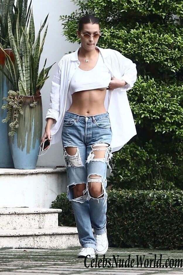 Bella Hadid Underboob 55141