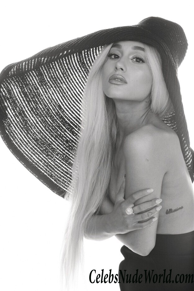 Ariana Grande Hot 55404