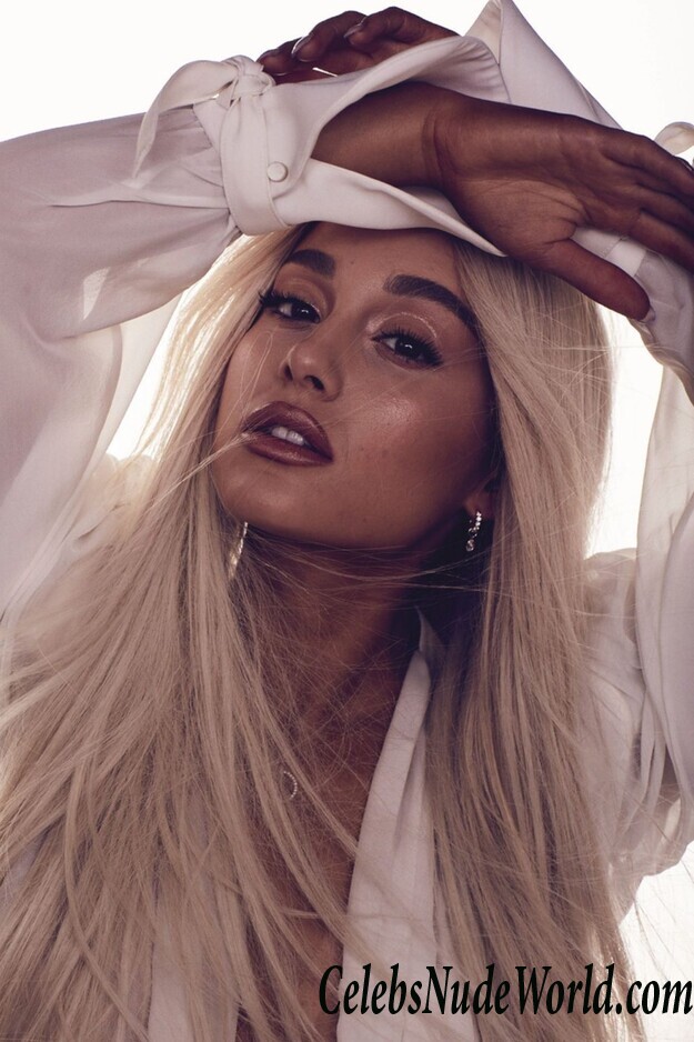 Ariana Grande Hot 55410