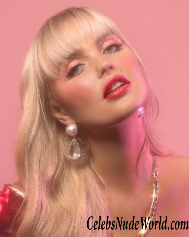 Bonnie Strange Sexy 55869