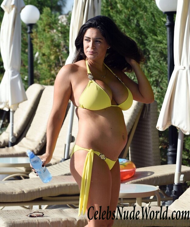 Casey Batchelor Bikini 56709