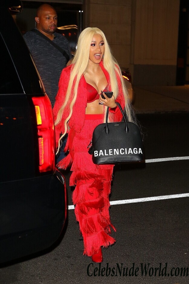 Cardi B Cleavage 56870