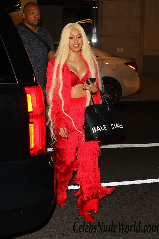 Cardi B Cleavage 56873