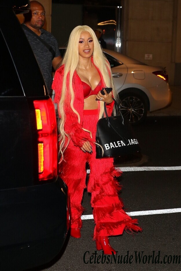 Cardi B Cleavage 56874