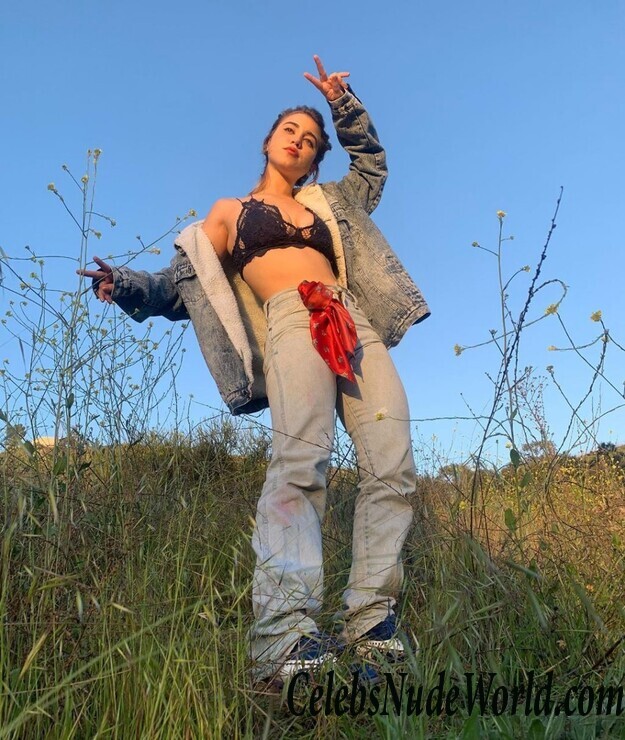 Caylee Cowan Sexy 56919