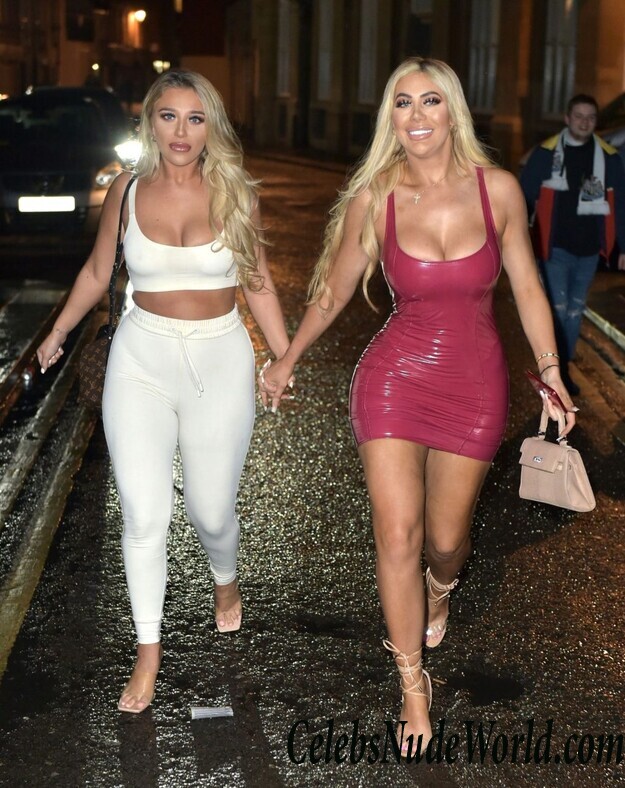 Chloe Ferry & Sophie Kasaei Cleavage 57160