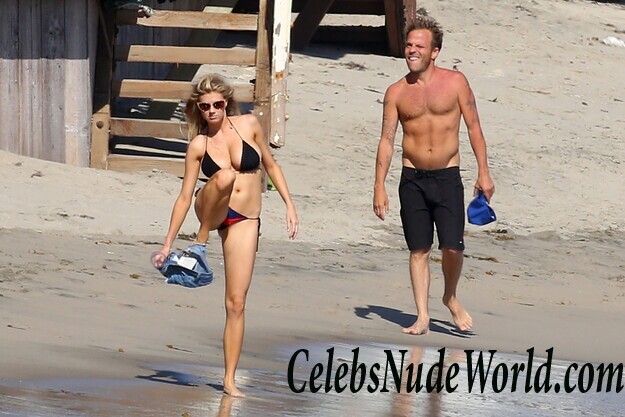 Charlotte McKinney's new sexy pics 57245