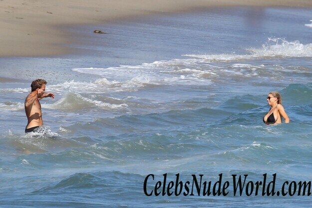 Charlotte McKinney's new sexy pics 57256