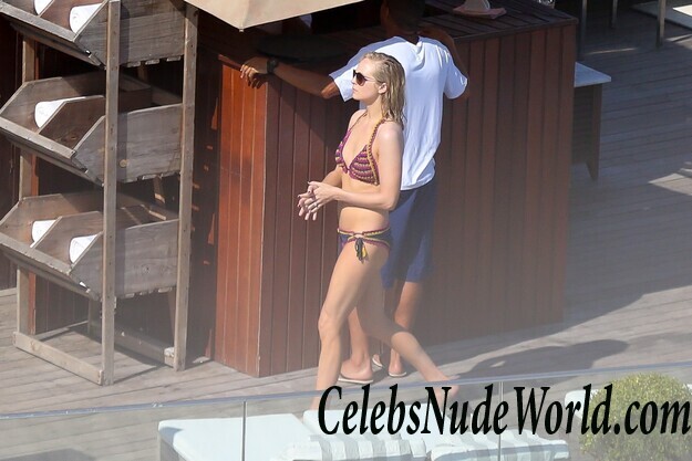 Candice Accola King Looks Amazing In Bikini 57434