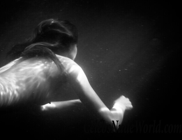 Cailin Russo Topless Photos 58234