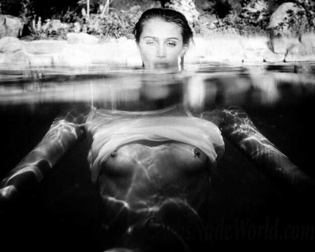 Cailin Russo Topless Photos 58236