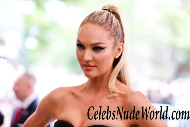 Candice Swanepoel Hot Cleavage Pics 58479
