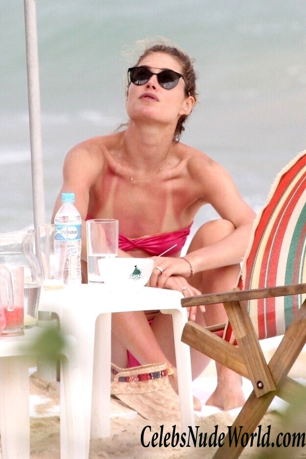 Candice Swanepoel & Doutzen Kroes Sexy 58560