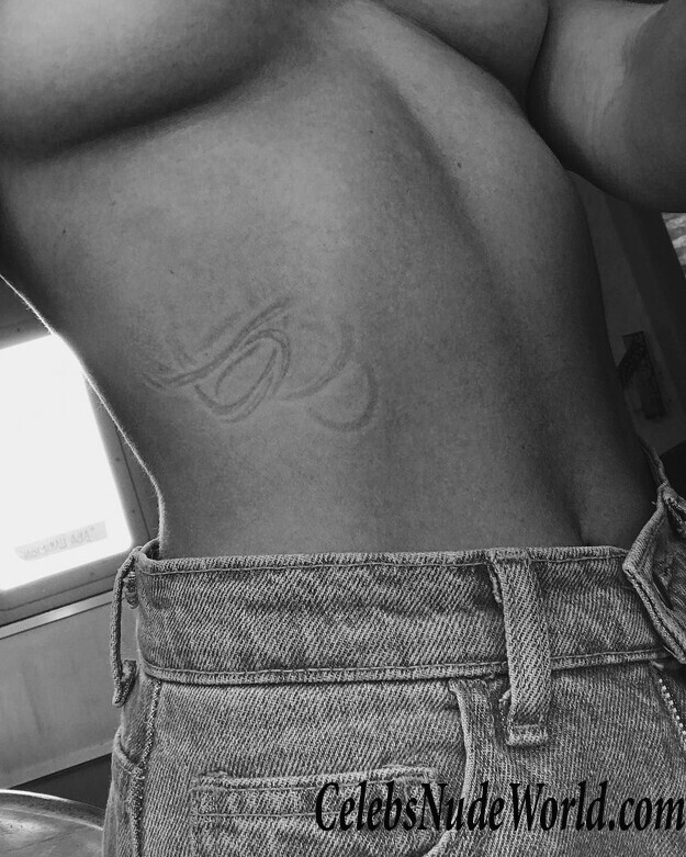 Topless Photos of Caitlin Stasey 58601