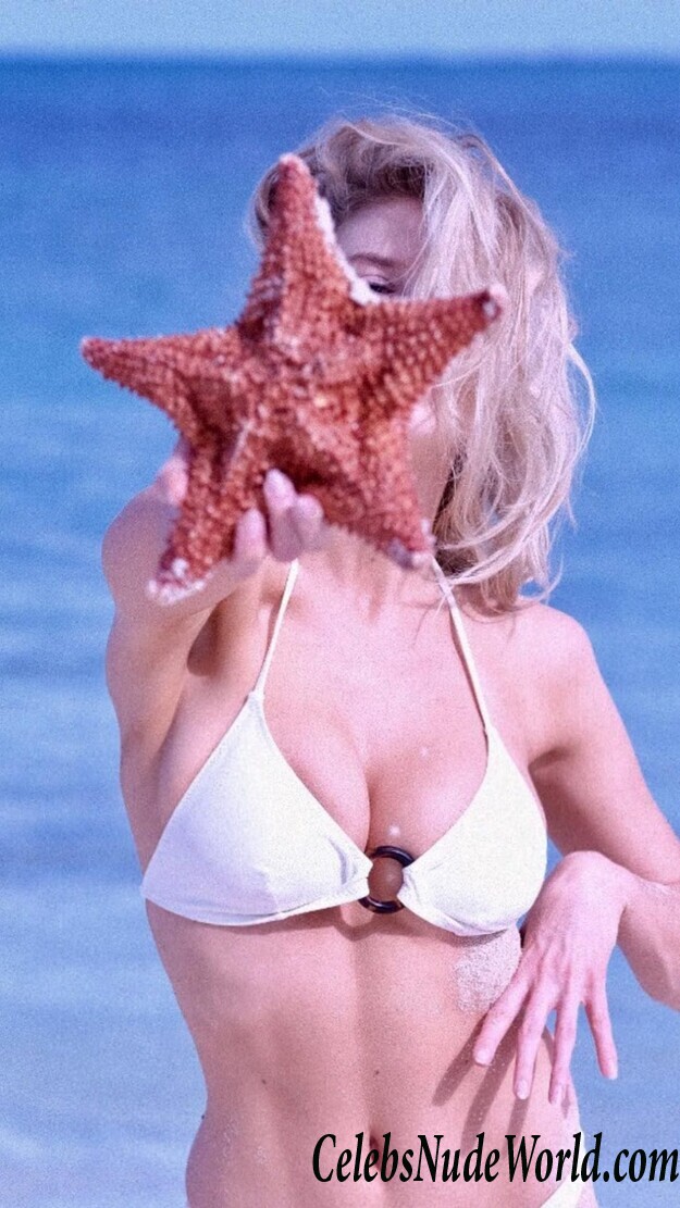 Charlotte McKinney Bikini 58749