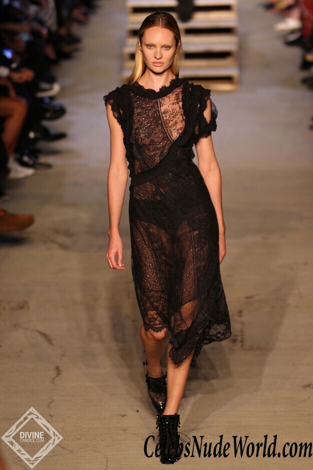 Candice Swanepoel nipslip pics 58972